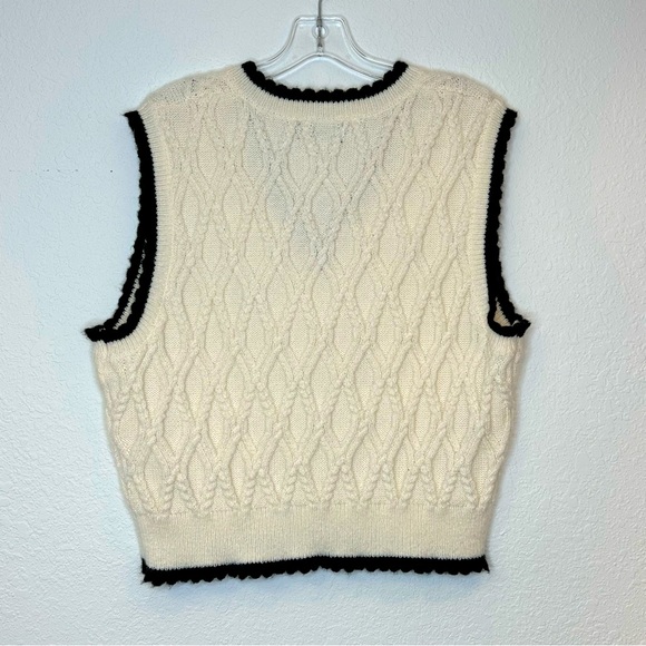 Cider Knit Oversized Embroidered Sweater Vest Size Small PTP 21” - Picture 2 of 3